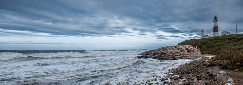 Remnants of Storm Erin creates turbulent seas at the Montauk Lighthouse